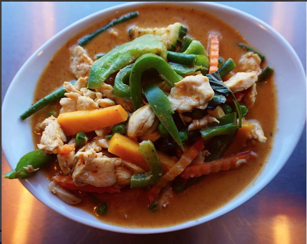 Bahn Thai | restaurant | 2 Coes Square, Worcester, MA 01603, USA | 7744207666 OR +1 774-420-7666