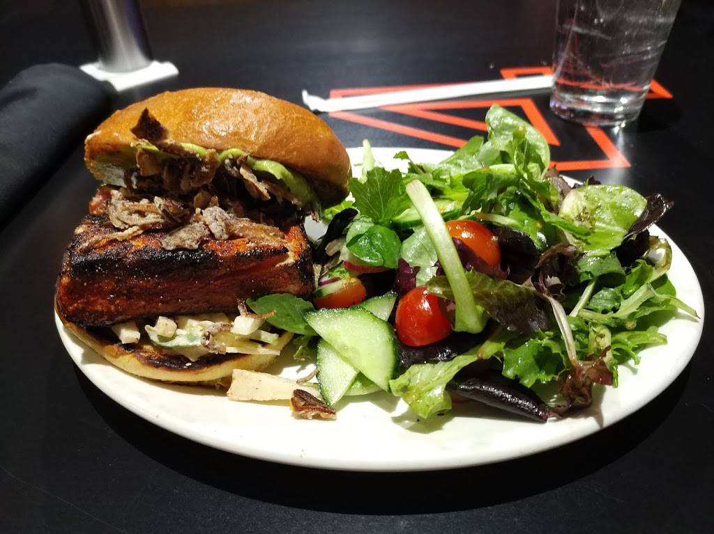 San Francisco Giants Clubhouse | restaurant | Terminal 3, San Francisco International Airport, San Francisco, CA 94128, USA | 6508211195 OR +1 650-821-1195