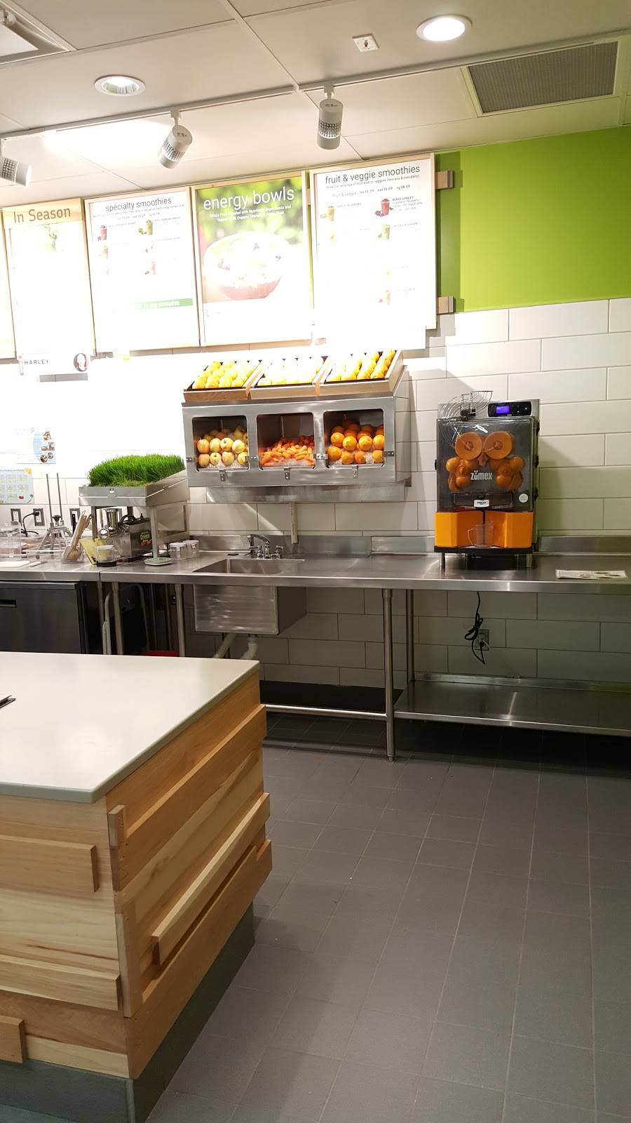 Jamba | restaurant | 13000 Middlebelt Rd, Livonia, MI 48150, USA | 7342371770 OR +1 734-237-1770