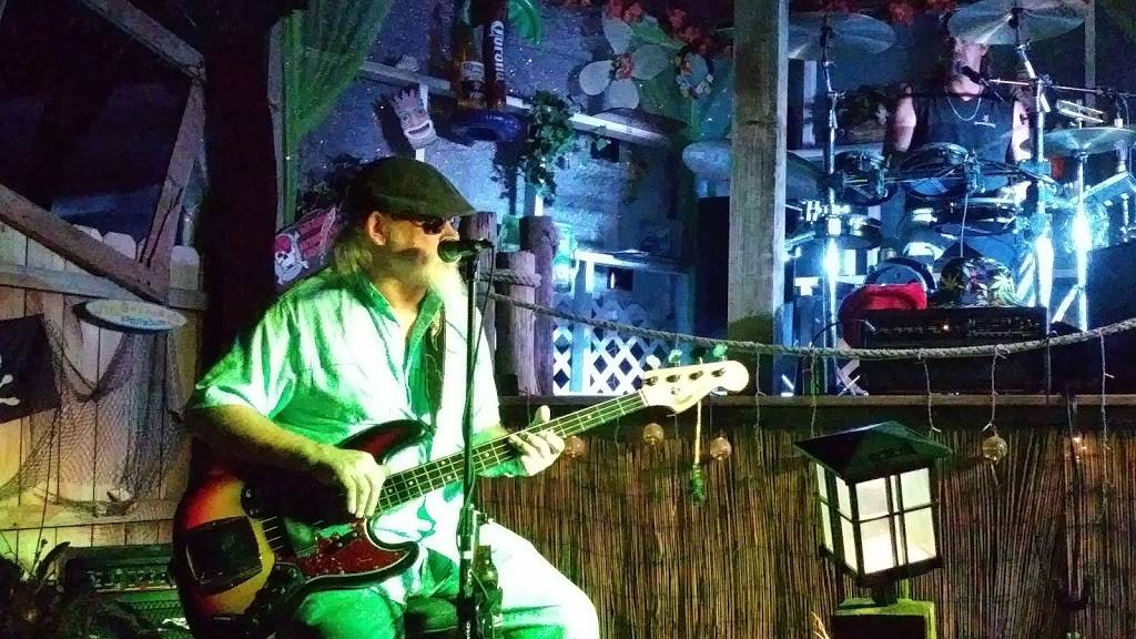 Clarks Cove | restaurant | 315 S Anderson St, Tullahoma, TN 37388, USA | 9315635400 OR +1 931-563-5400