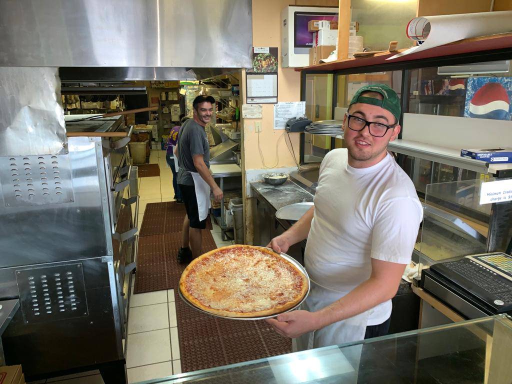 Pavoli Pizza | restaurant | 1677 Forum Pl, West Palm Beach, FL 33401, USA | 5614715044 OR +1 561-471-5044