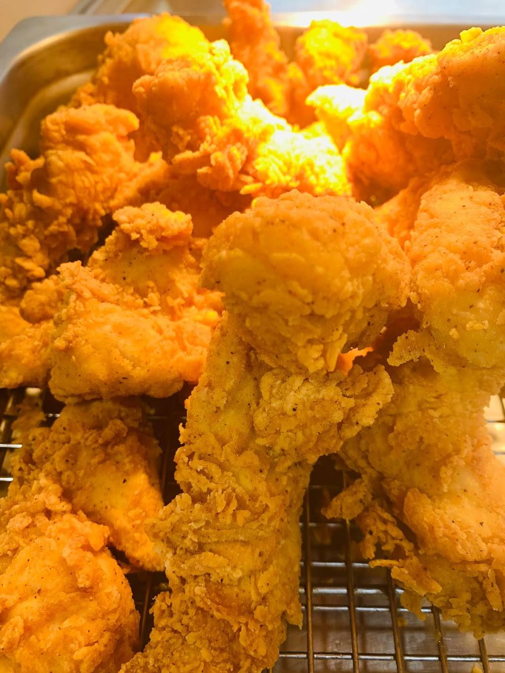 Krispy Krunchy Chicken | restaurant | 4300 S State St, Chicago, IL 60609, USA | 7739246448 OR +1 773-924-6448