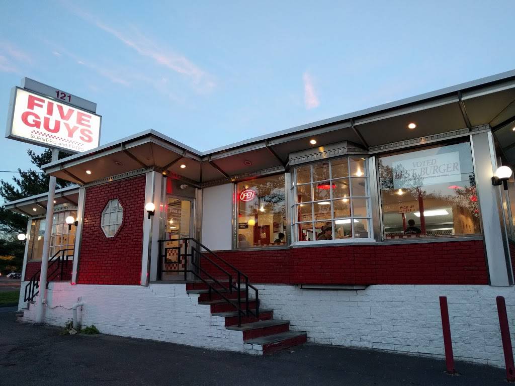 Five Guys | meal takeaway | 106 Federal Rd, Brookfield, CT 06804, USA | 2037402120 OR +1 203-740-2120