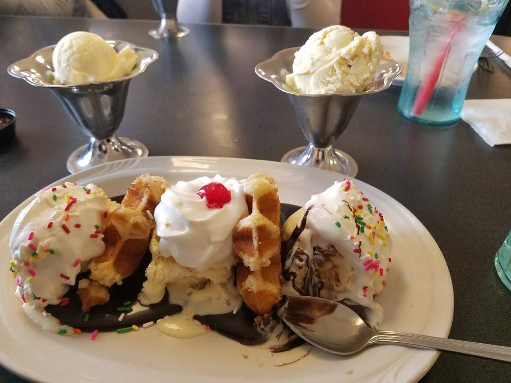 Friendlys | restaurant | 210 Highway 17 North, North Myrtle Beach, SC 29582, USA | 8432496665 OR +1 843-249-6665