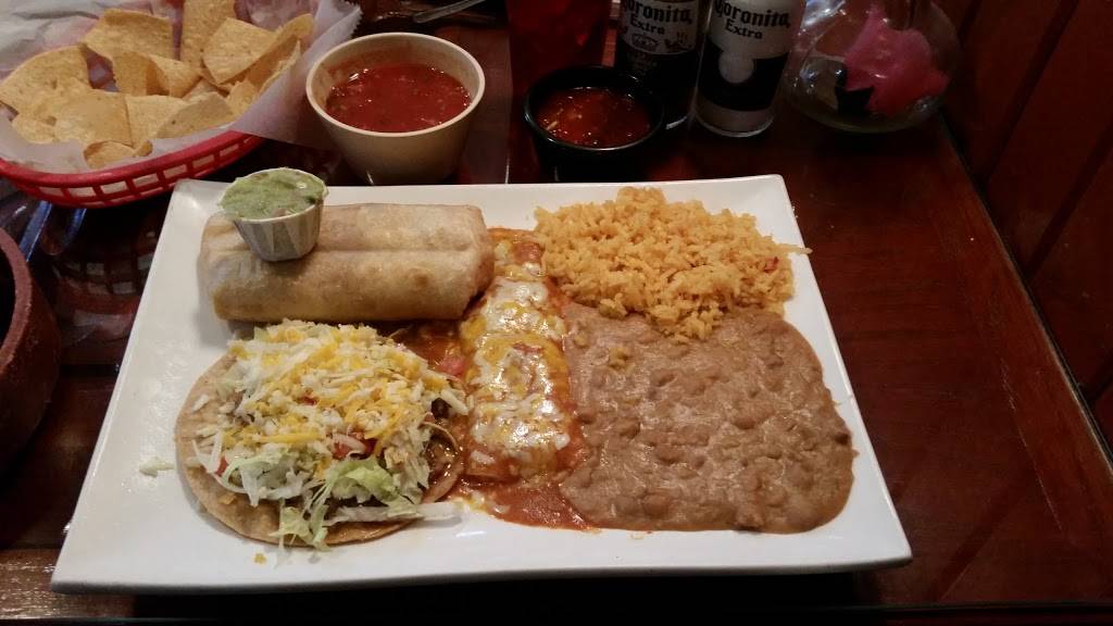 Los Mariachis Mexican Restaurant | restaurant | 4305 W Layton Ave, Greenfield, WI 53220, USA | 4143257800 OR +1 414-325-7800