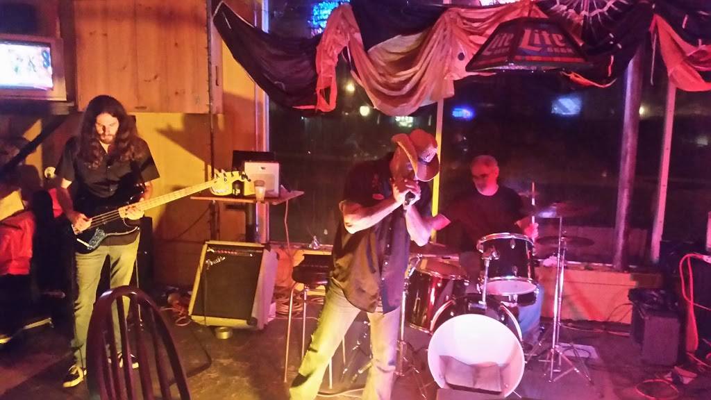 Rusty Buzzard | restaurant | 909 N Bethel St #3126, Thomaston, GA 30286, USA | 7066470608 OR +1 706-647-0608