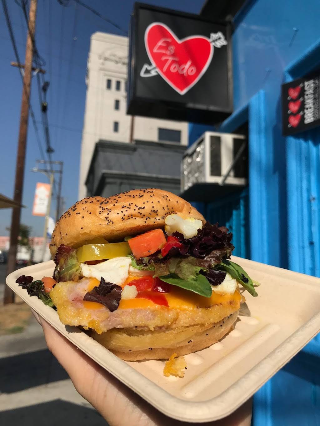 Es Todo Street Food Walk up Window | cafe | 1809 E 7th St, Los Angeles, CA 90021, USA | 2139358415 OR +1 213-935-8415