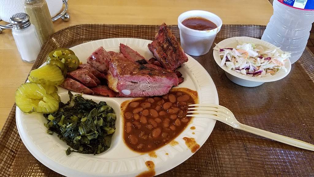 Mikeskas Bar-B-Q | restaurant | 4053 US-90, Columbus, TX 78934, USA | 9797323101 OR +1 979-732-3101