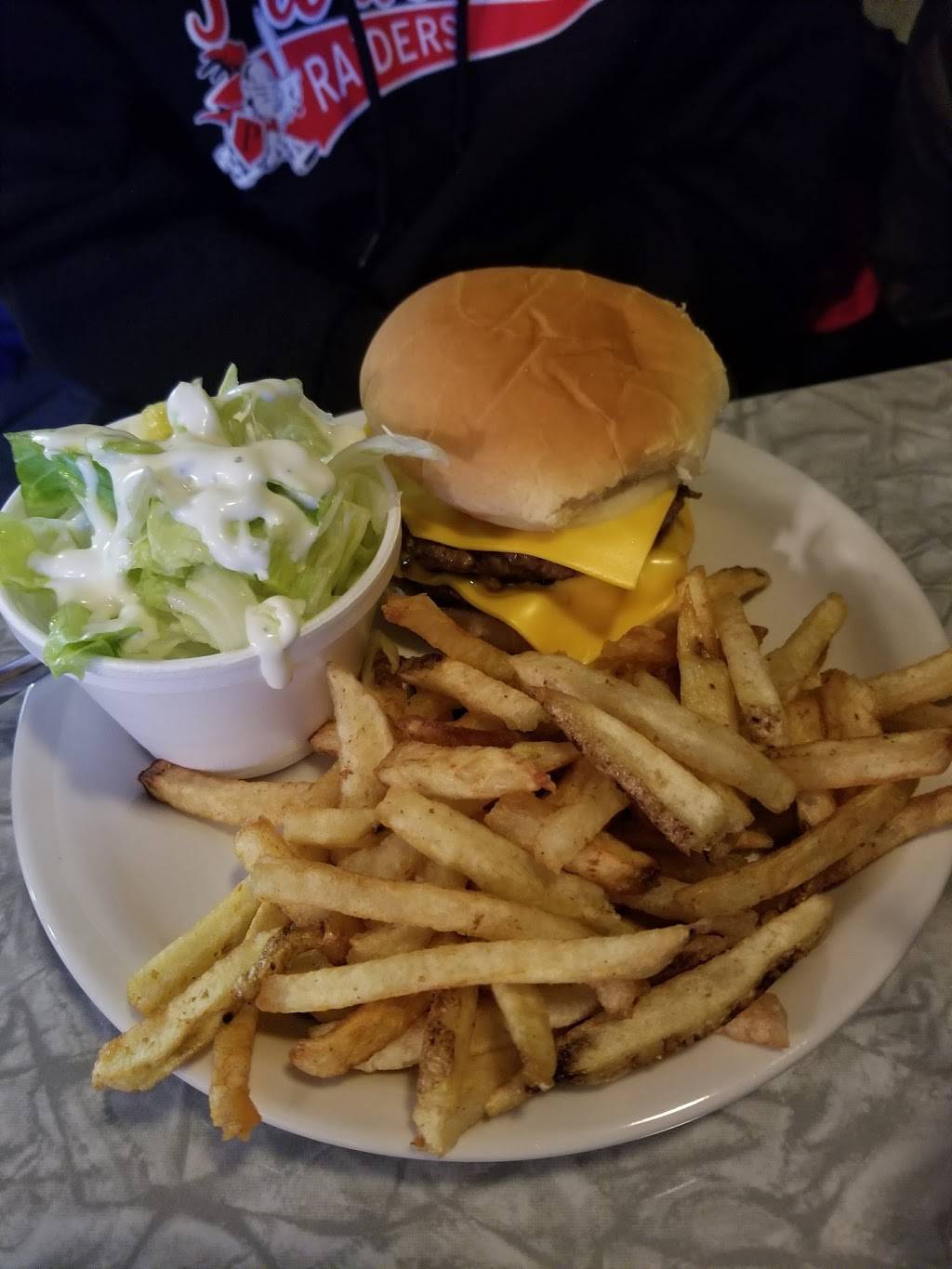 Igloo Diner | restaurant | 2819 4th St, Peru, IL 61354, USA | 8152230848 OR +1 815-223-0848