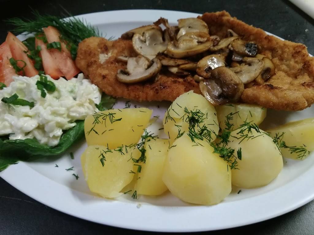 The Heights Bar & Grill | restaurant | 6436 W Montrose Ave, Harwood Heights, IL 60706, USA | 7088677781 OR +1 708-867-7781