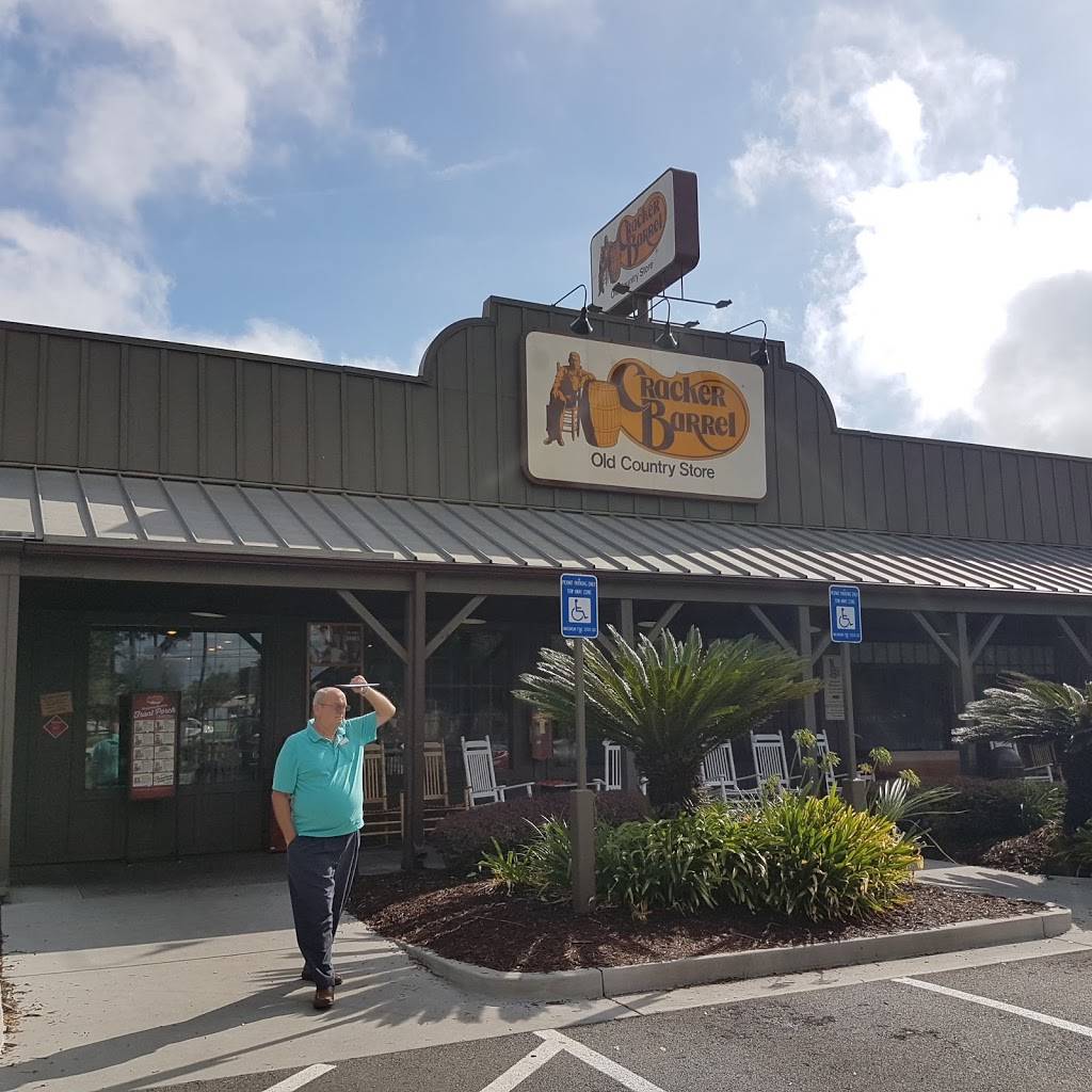 Cracker Barrel Old Country Store | restaurant | 1195 St Augustine Rd, Valdosta, GA 31601, USA | 2292445258 OR +1 229-244-5258