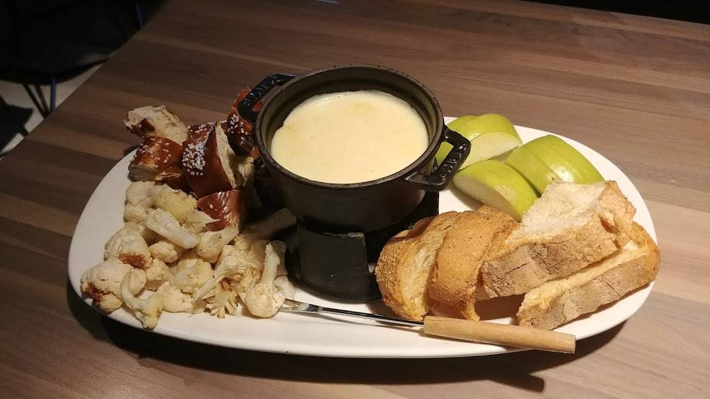 The Living Room Wine Café & Lounge | night club | 8977 North Scottsdale RD st. 500, Scottsdale, AZ 85253, USA | 4806346709 OR +1 480-634-6709