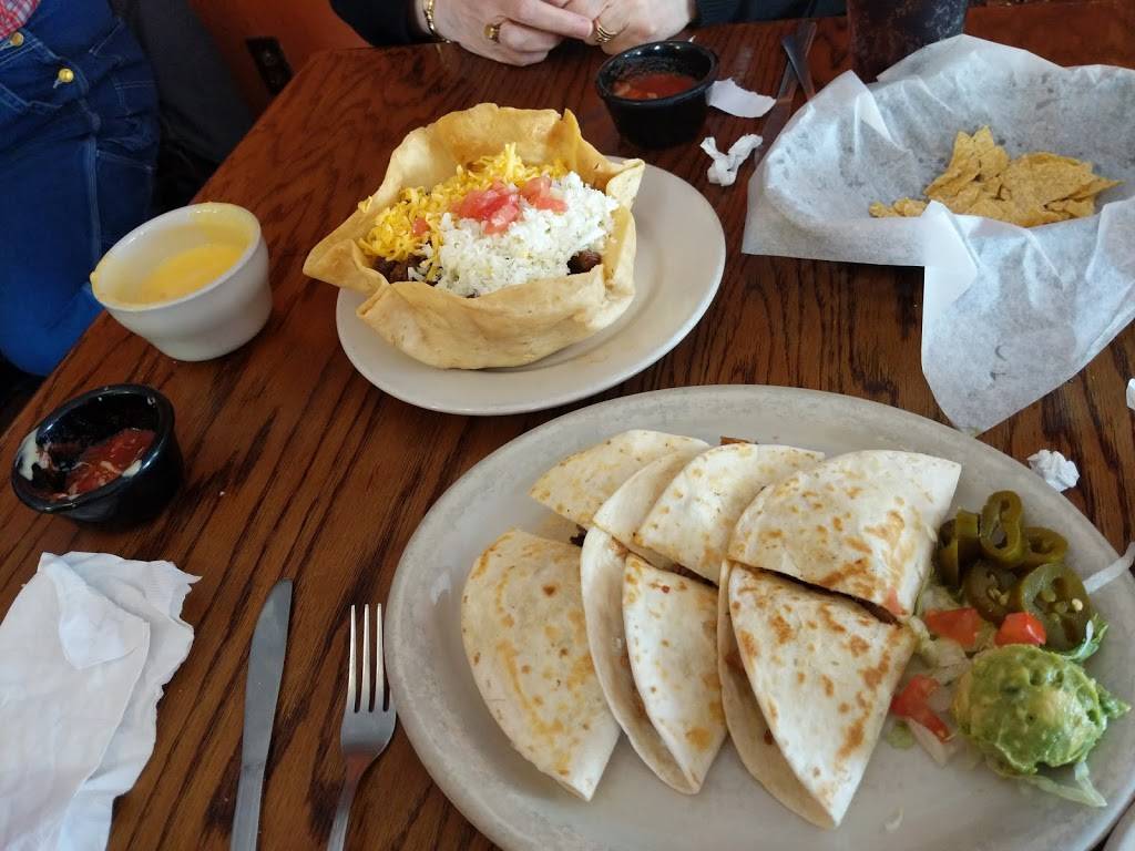 San Luis Tex Mex Restaurant | restaurant | 1017 N Center St, Bonham, TX 75418, USA | 9035832508 OR +1 903-583-2508