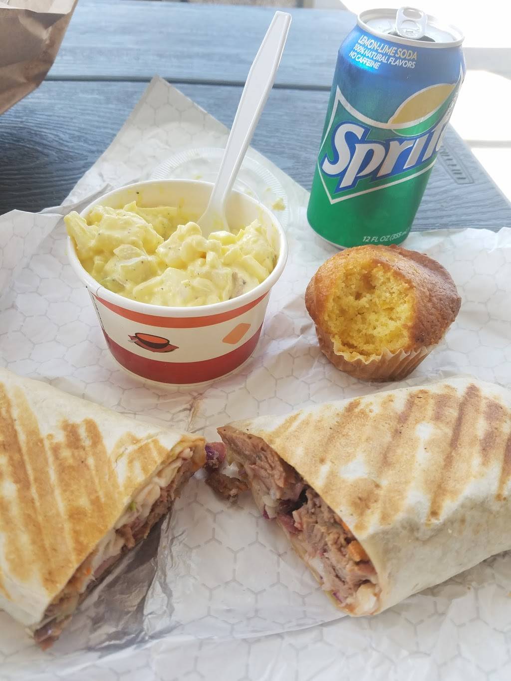 The Pit Stop aka Pit Stop Catering | restaurant | 6479 28th St SE, Grand Rapids, MI 49546, USA | 6163405600 OR +1 616-340-5600