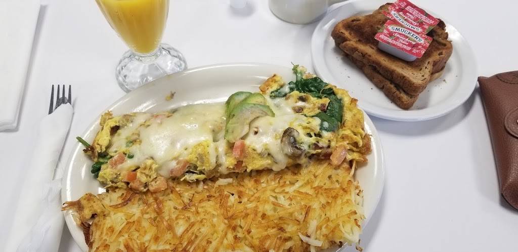 Chubbys Diner | restaurant | 265 W Louise Ave, Manteca, CA 95336, USA | 2098241546 OR +1 209-824-1546