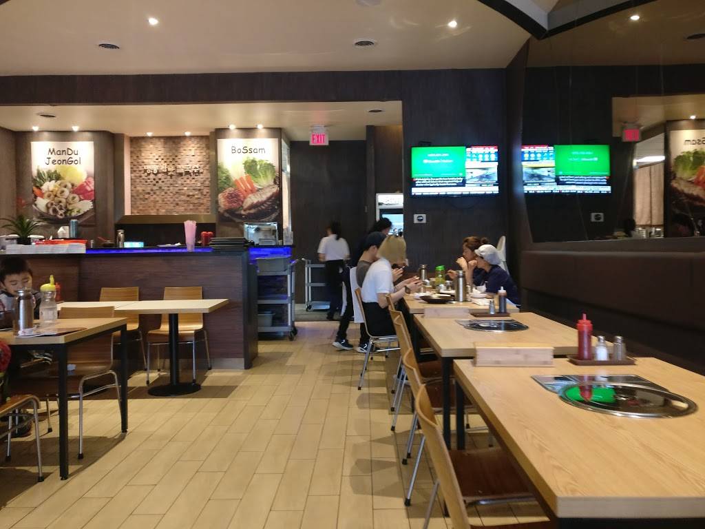 명동 참맛 칼국수 (Myoungdong Chammat Kalguksu) | restaurant | 1549 Steeles Ave E, North York, ON M2M 3Y7, Canada | 4167338811 OR +1 416-733-8811