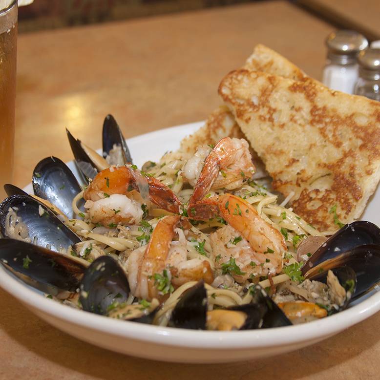 Squat & Gobble Cafe | cafe | 2263 Chestnut St, San Francisco, CA 94123, USA | 4154412200 OR +1 415-441-2200