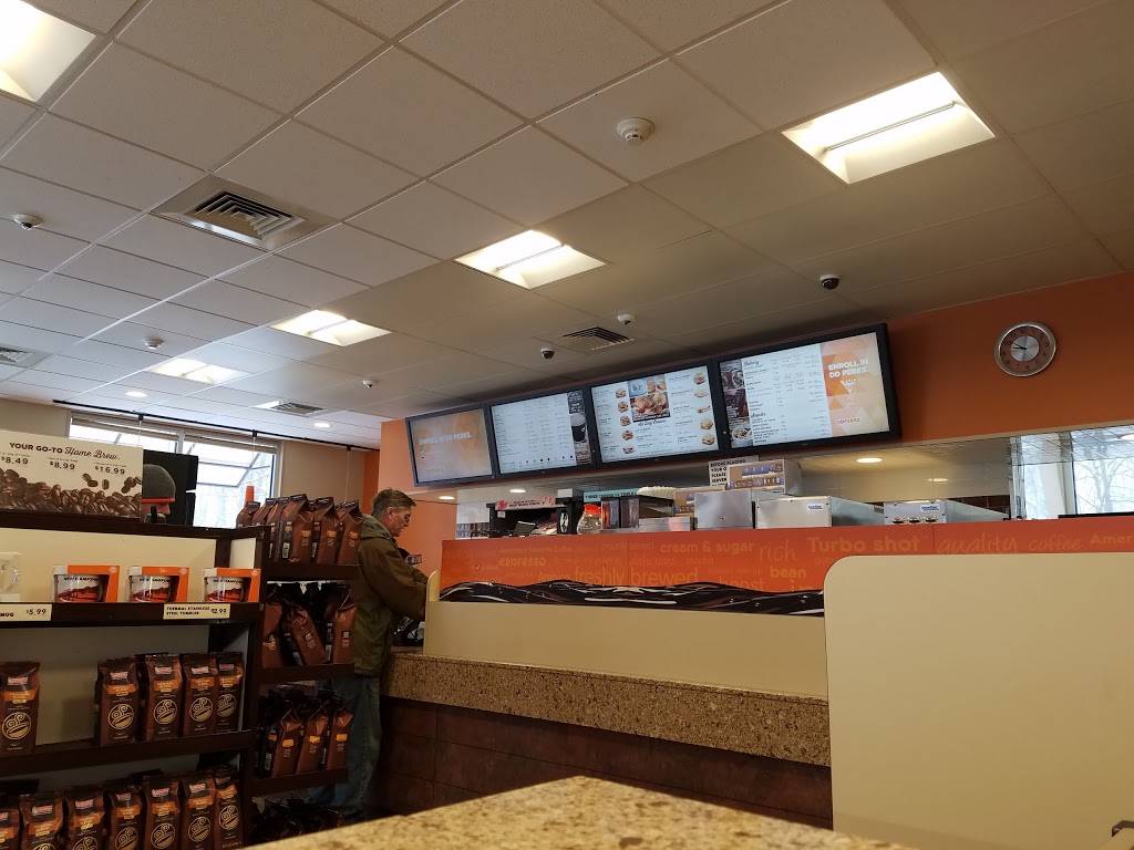 Dunkin | bakery | 26 Broad St, Merrimac, MA 01860, USA | 9783460692 OR +1 978-346-0692