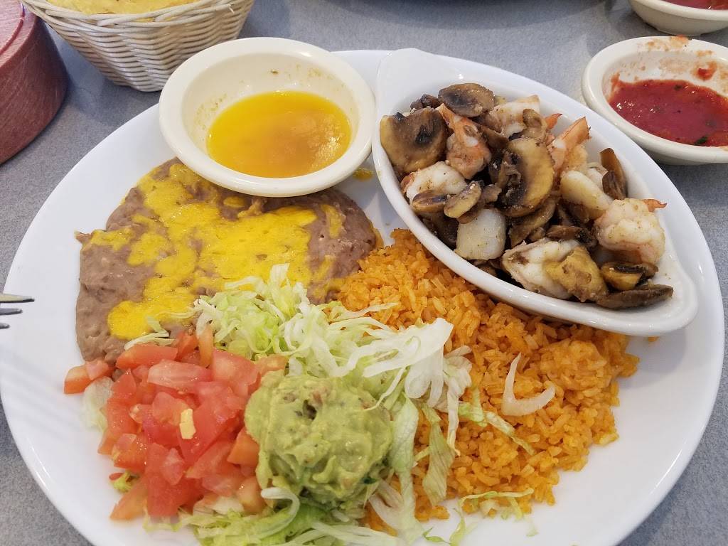 Pancho Villa | restaurant | 2101 Commerce Dr, Grundy Center, IA 50638, USA | 3198243006 OR +1 319-824-3006