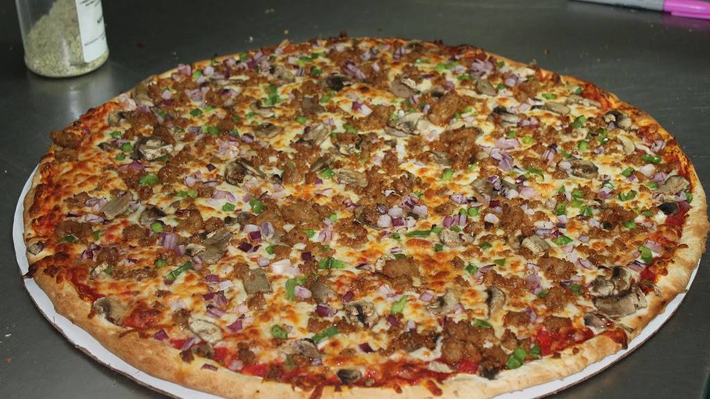 Carsons Corner Pizza and Ice Cream | restaurant | 116 Forsyth St, Piketon, OH 45661, USA | 7402891300 OR +1 740-289-1300