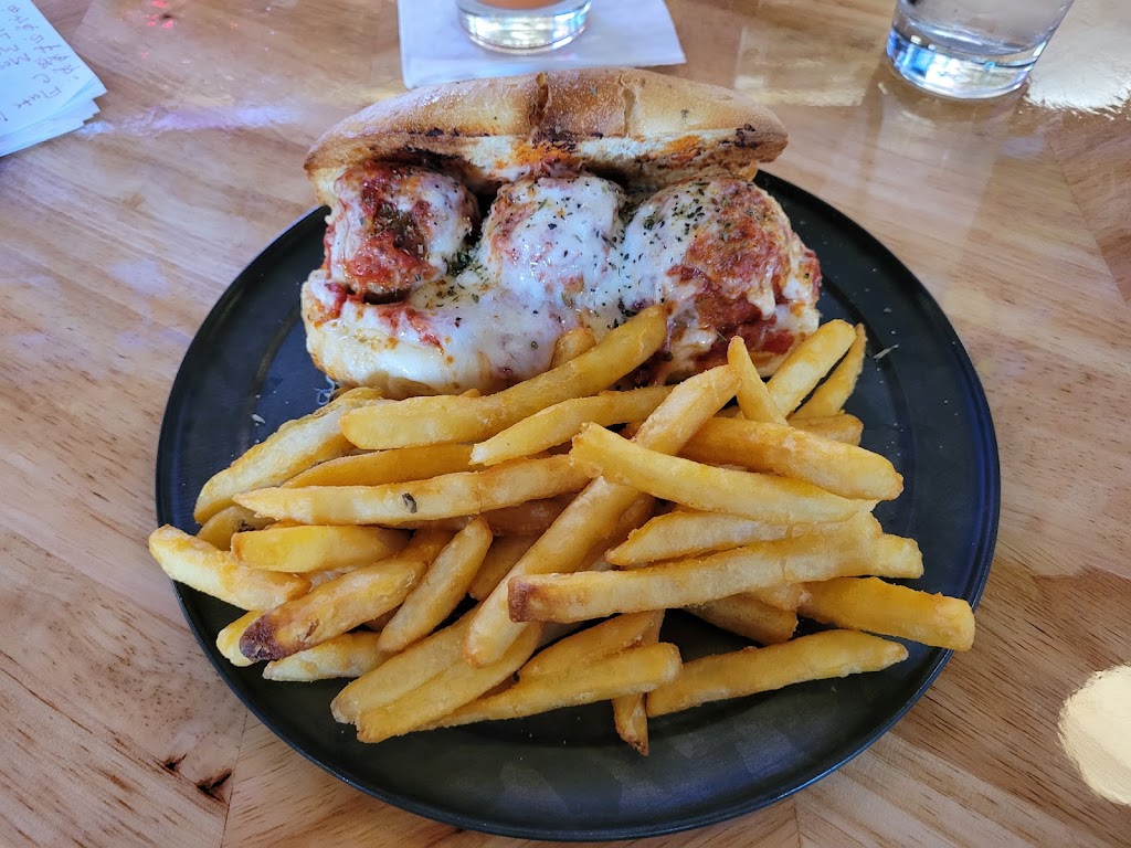 State Street Pizza Pub | restaurant | 322 W State St, Milwaukee, WI 53203, USA | 4142495386 OR +1 414-249-5386