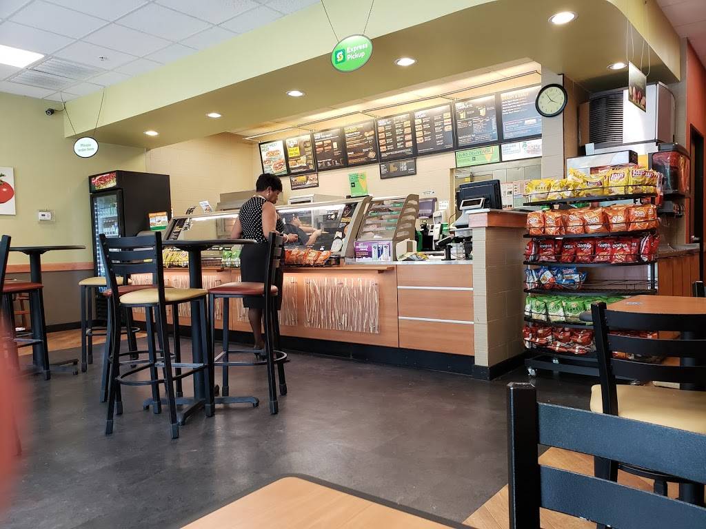 Subway | restaurant | 1605 S Post Oak Ln, Houston, TX 77056, USA | 7139659277 OR +1 713-965-9277