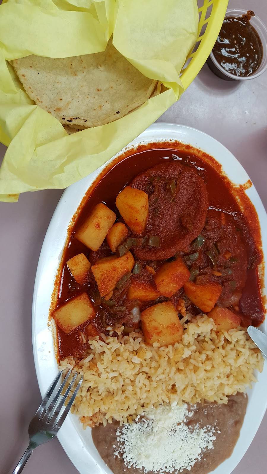 Los Reyes Del Taco Sabroso | restaurant | 2345 E Anaheim St, Long Beach, CA 90804, USA | 5624331329 OR +1 562-433-1329