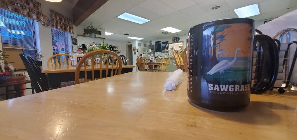 Martha Sues Cookies | restaurant | 737 Denver Ave, Fort Lupton, CO 80621, USA | 3034232987 OR +1 303-423-2987