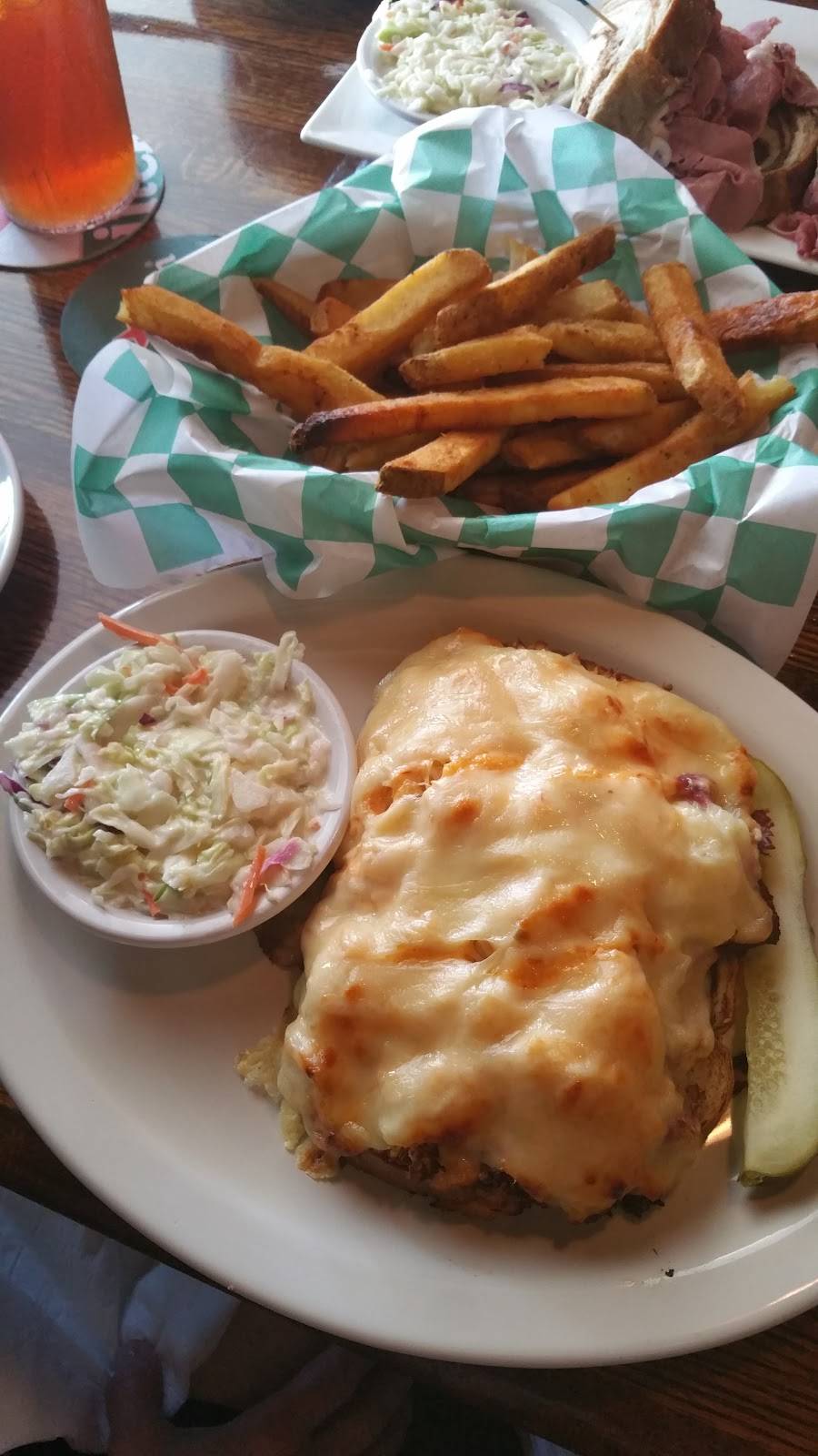 T J Carneys | restaurant | 231 W Venice Ave, Venice, FL 34285, USA | 9414809244 OR +1 941-480-9244