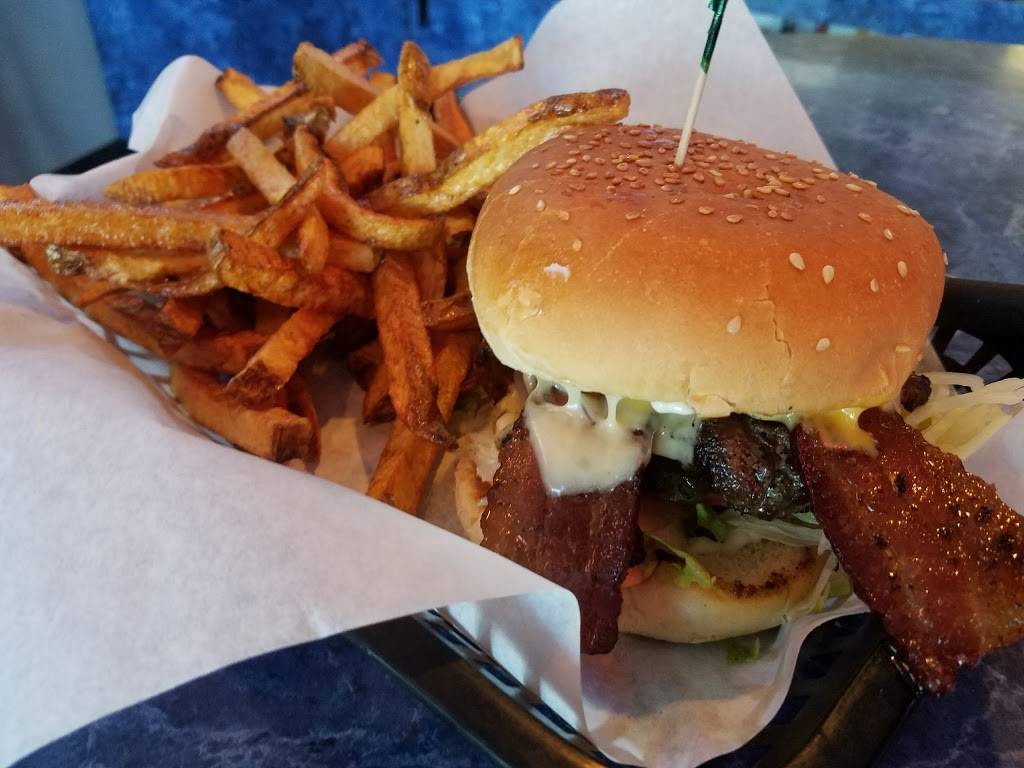 Sneakers Bar & Grill | restaurant | 13870 Stead Blvd A, Reno, NV 89506, USA | 7759725529 OR +1 775-972-5529