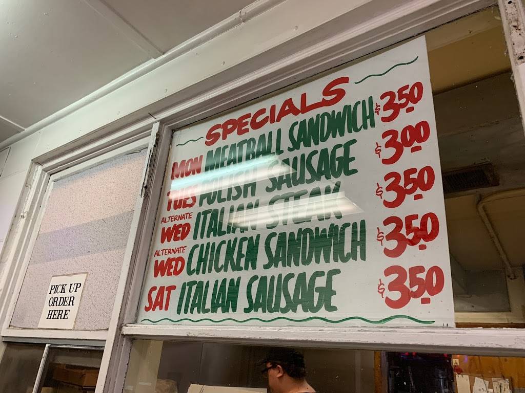 Parisis Drive-In | restaurant | 6216 W 63rd St, Chicago, IL 60638, USA | 7735865611 OR +1 773-586-5611