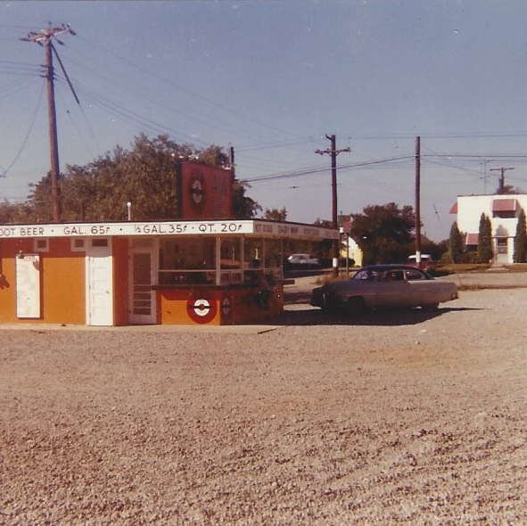 A&W Drive In-Kent | restaurant | 1124 W Main St, Kent, OH 44240, USA | 3306736912 OR +1 330-673-6912