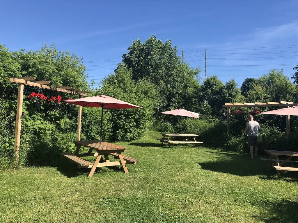 Josies Place | restaurant | Essa Rd, Barrie, ON L4N 9L5, Canada | 7059704997 OR +1 705-970-4997