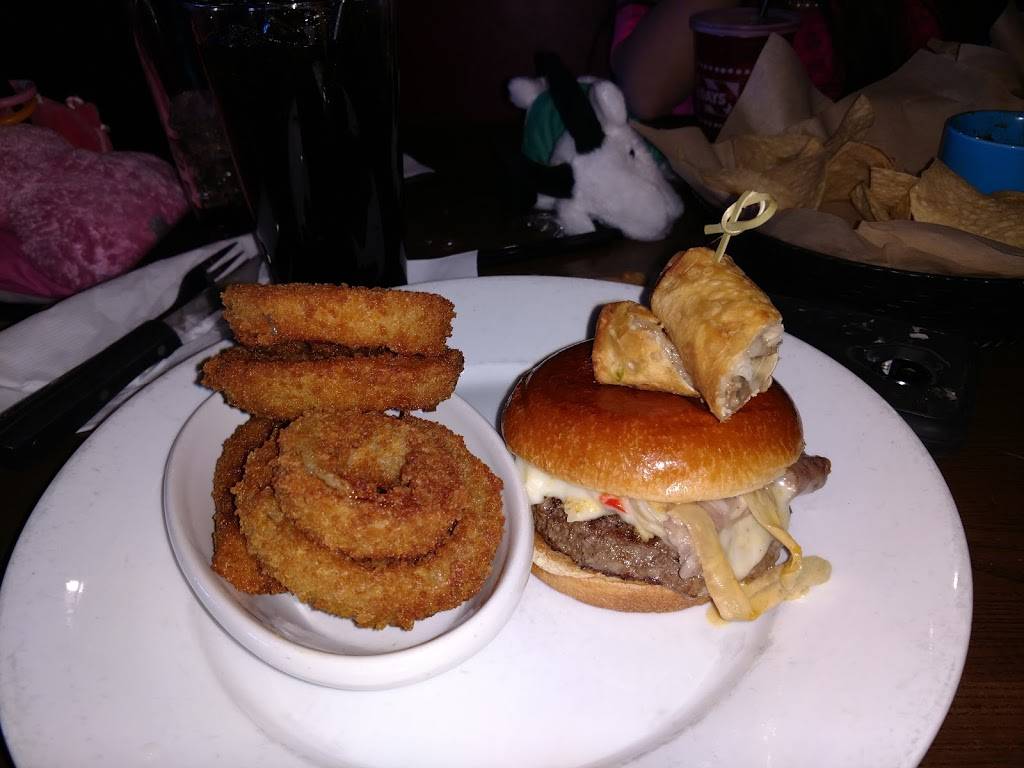 TGI Fridays | restaurant | 8104 E 49th Dr, Denver, CO 80238, USA | 3033718840 OR +1 303-371-8840