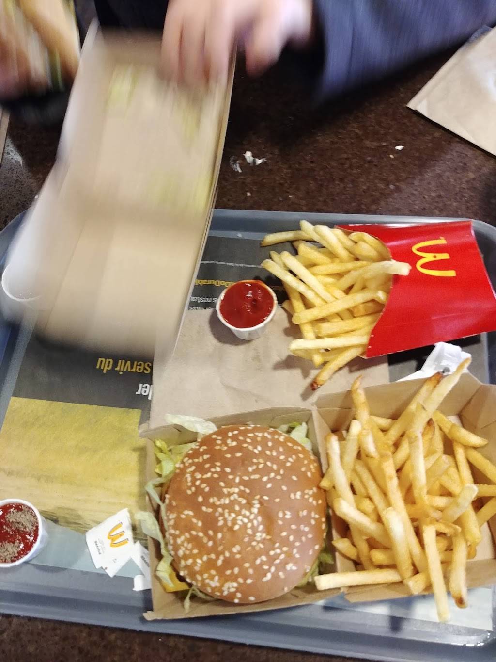 McDonalds | cafe | 17515 Rue Charles, Mirabel, QC J7J 1P3, Canada | 4504341112 OR +1 450-434-1112