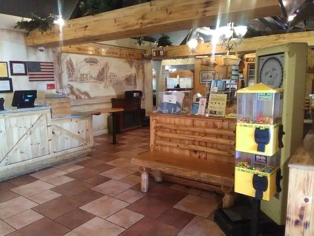 Seven Cafe And Grill | restaurant | 25 Shaw Ave, Clovis, CA 93612, USA | 5593221605 OR +1 559-322-1605