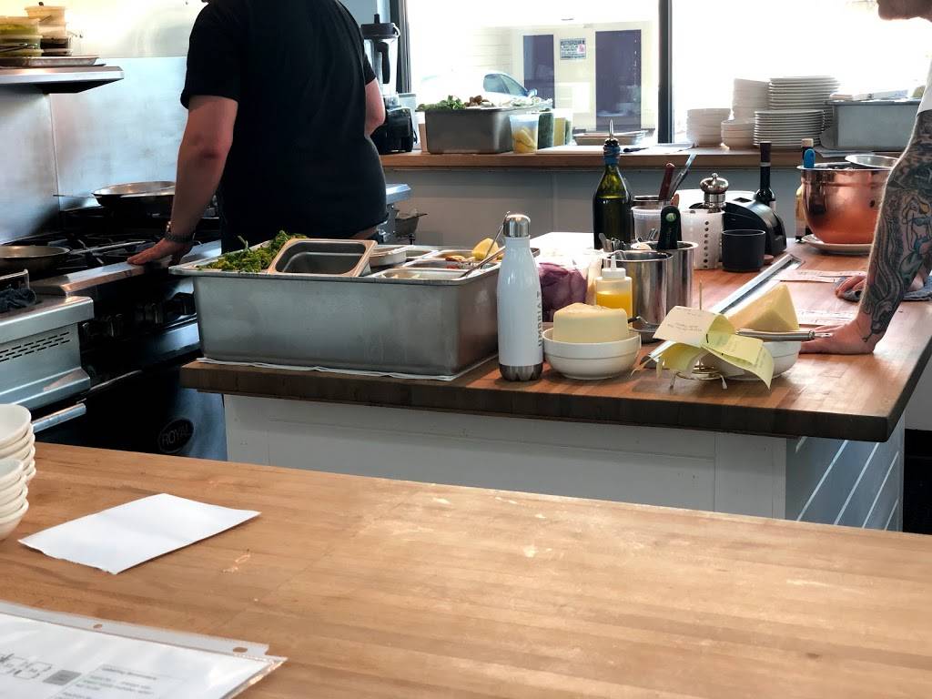 Le Messe | restaurant | 1903 Yale Pl E, Seattle, WA 98102, USA | 2064026106 OR +1 206-402-6106