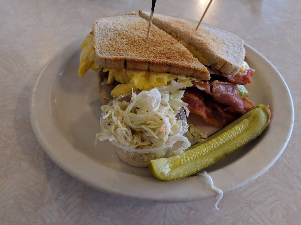 Louiss Family Restaurant | restaurant | 1001 W Jefferson St, Joliet, IL 60435, USA | 8157226660 OR +1 815-722-6660