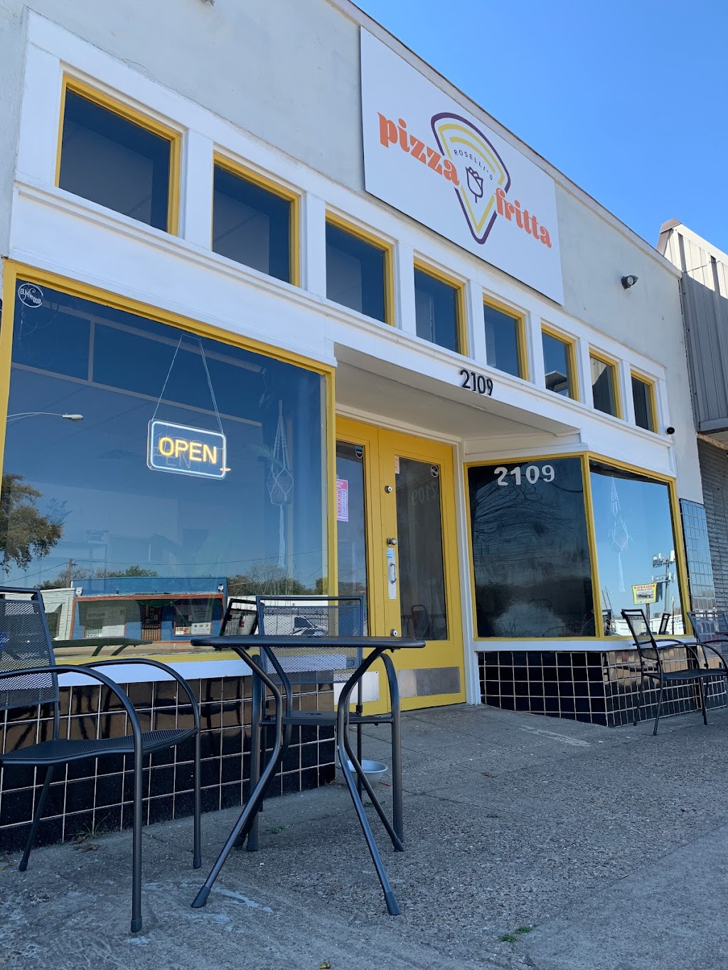 Pizza Fritta | restaurant | 2109 S Edgefield Ave, Dallas, TX 75224, USA | 4693725632 OR +1 469-372-5632