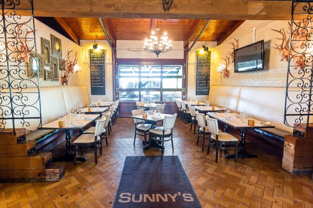 Restaurant Bar Sunnys | restaurant | 2400 Rang Saint Antoine, Vaudreuil-Dorion, QC J7V 8P2, Canada | 4504551100 OR +1 450-455-1100