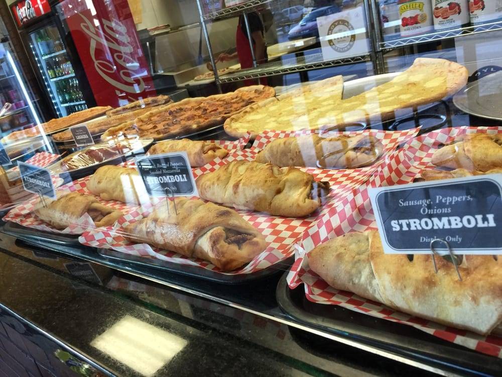 Roccos NY Pizzeria and Pasta | restaurant | 580 E Windmill Ln, Las Vegas, NV 89123, USA | 7024310004 OR +1 702-431-0004