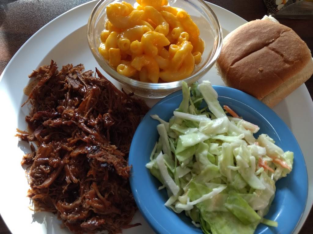 Smokin Eddies BBQ | restaurant | 213 W Main St, Louisa, VA 23093, USA | 5409671990 OR +1 540-967-1990