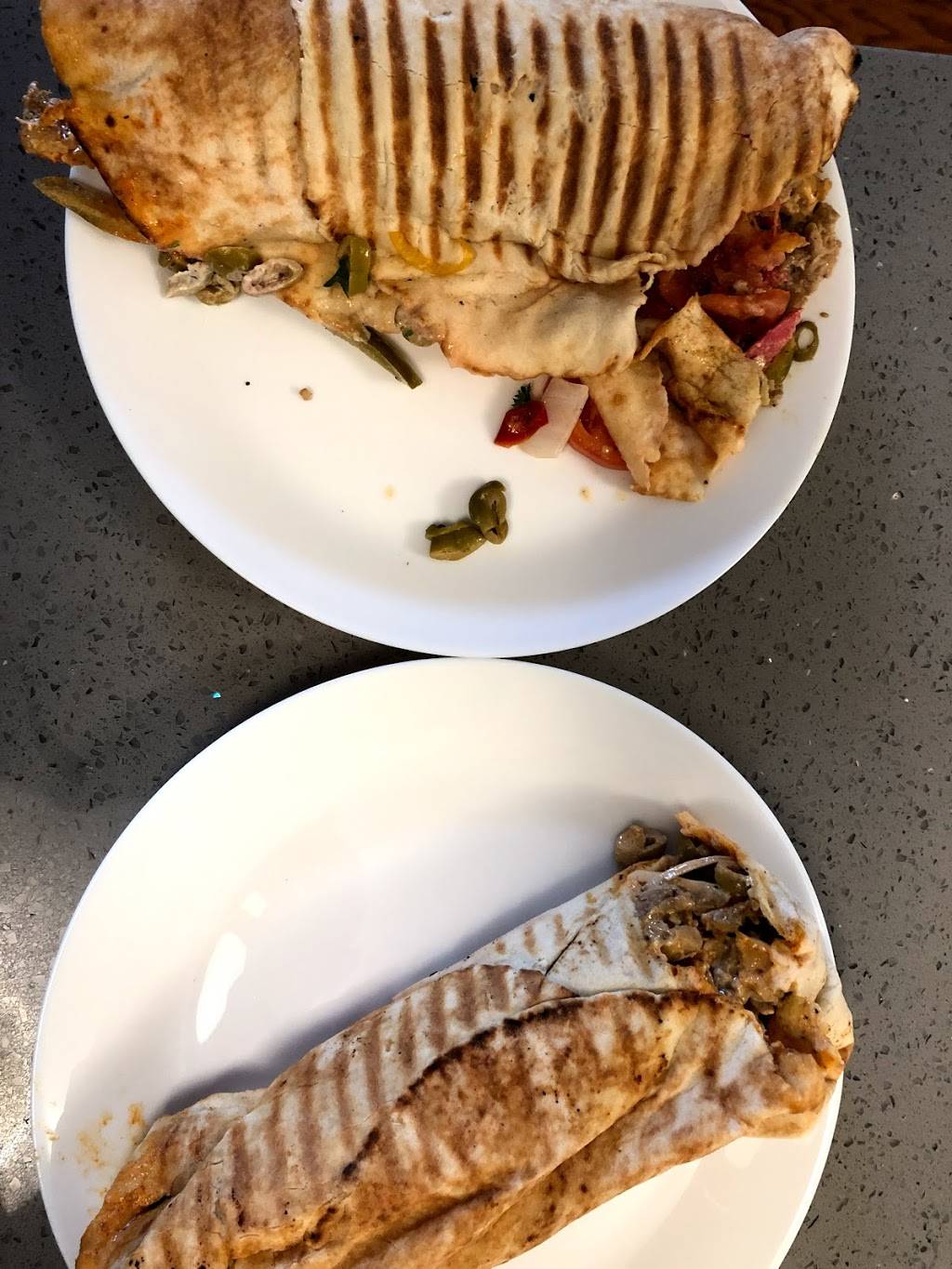 Lazeez Shawarma | restaurant | 5618 Tenth Line W e7, Mississauga, ON L5M 7L9, Canada | 9052859996 OR +1 905-285-9996