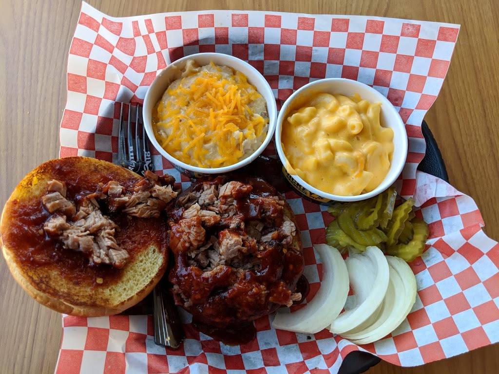 Dickeys Barbecue Pit | restaurant | 10551 E Garden Dr, Aurora, CO 80012, USA | 7203437518 OR +1 720-343-7518
