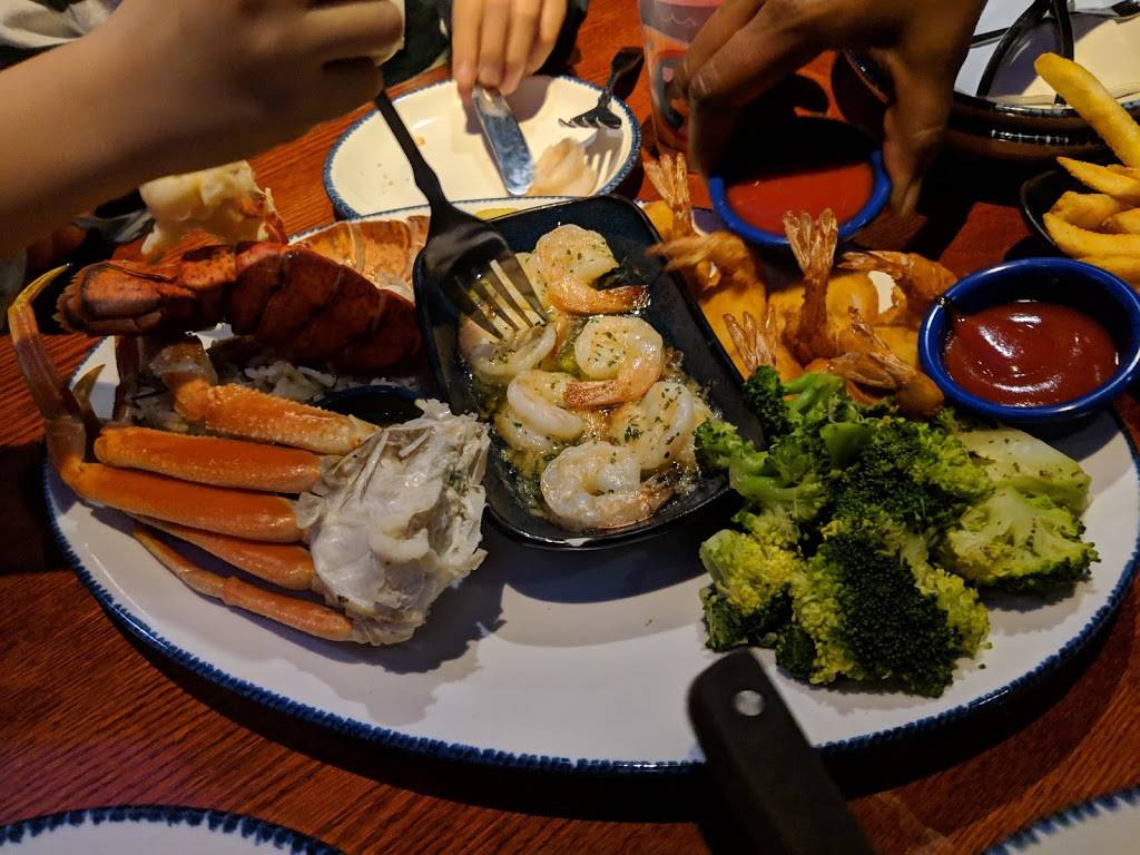 Red Lobster | restaurant | 2825 S Rochester Rd, Rochester Hills, MI 48307, USA | 2482998090 OR +1 248-299-8090