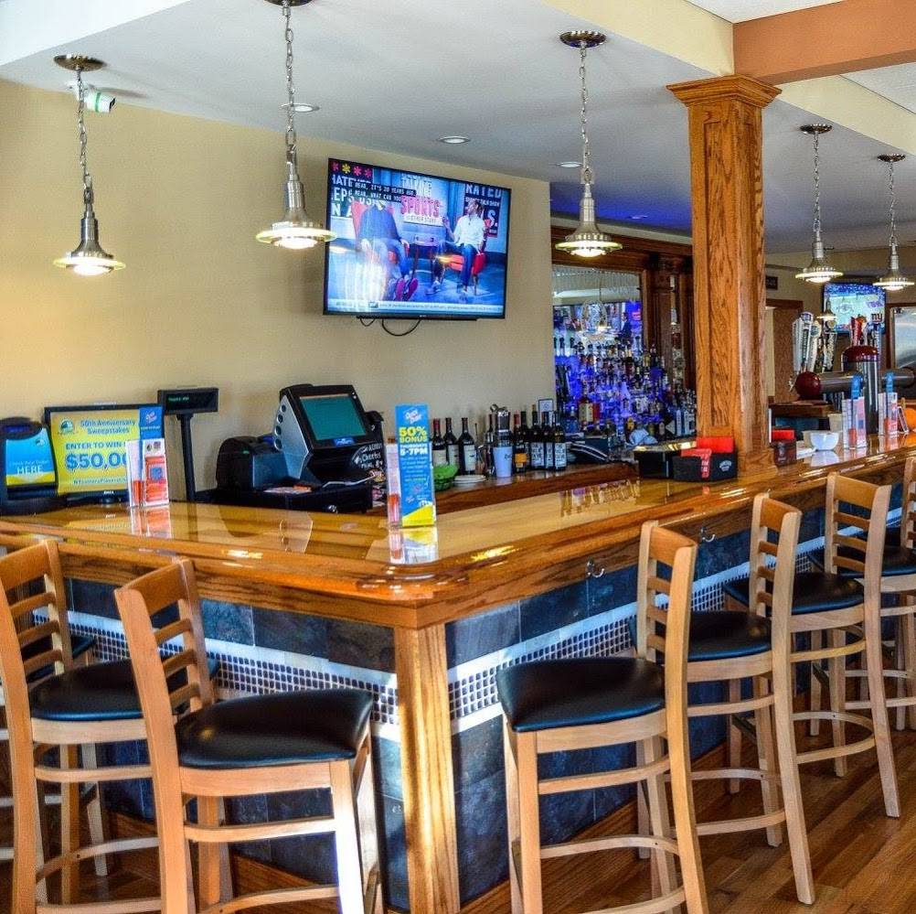 Parkview House Restaurant & Tavern | restaurant | 23 Main St, Wallkill, NY 12589, USA | 8458955200 OR +1 845-895-5200