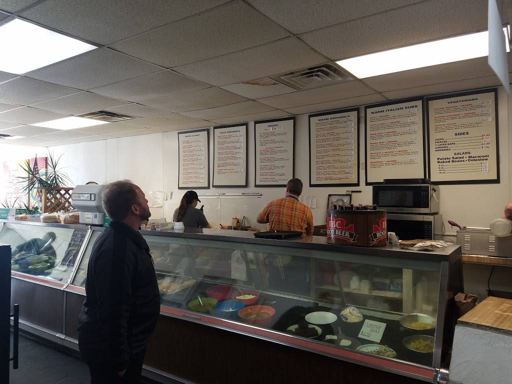 Manhattan Deli | restaurant | 3705 Ingersoll Ave, Des Moines, IA 50312, USA | 5152741208 OR +1 515-274-1208