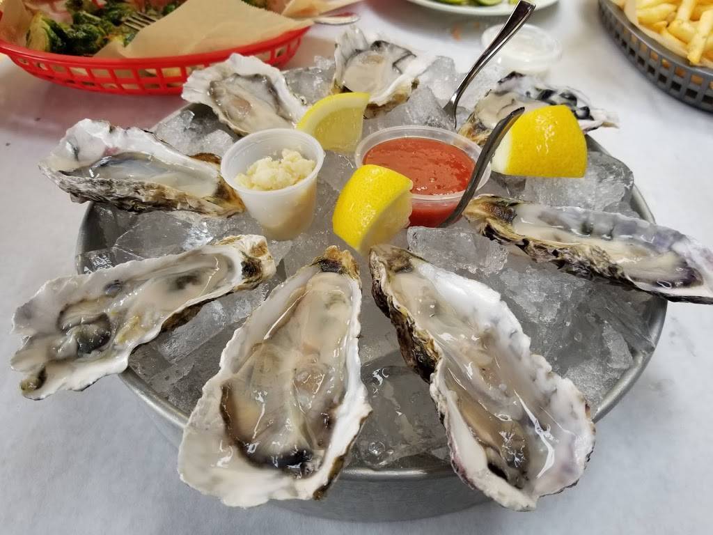 Hooked on Crab | restaurant | 872 Eastlake Pkwy #510, Chula Vista, CA 91915, USA | 6197379117 OR +1 619-737-9117