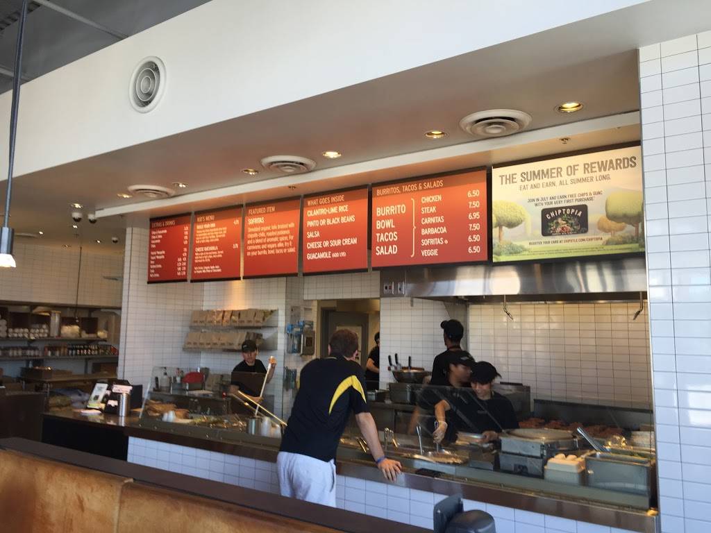 Chipotle Mexican Grill | restaurant | 40 N La Grange Rd, La Grange, IL 60525, USA | 7085889630 OR +1 708-588-9630