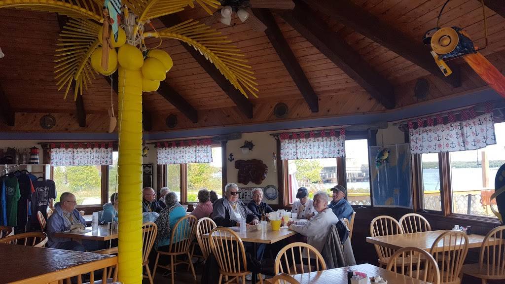 Ships Wheel Restaurant | restaurant | 238 Lobdell Point Rd, Washington, WI 54246, USA | 9208472640 OR +1 920-847-2640